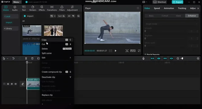 Arrastrar la copia del video a la segunda línea de tiempo, fuera del video original.