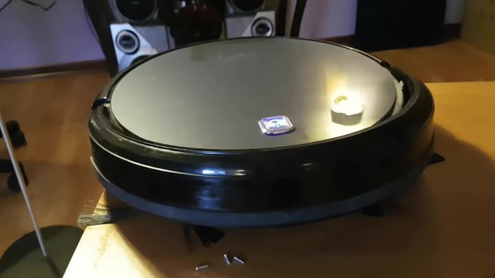 Identifica el problema: El pan petacas (pieza que empuja el papel) se pega y causa el error de dosis y luz roja intermitente.