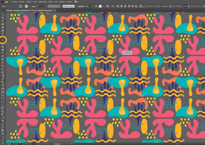 Usa la herramienta Rectángulo para delimitar el módulo del patrón y recorta el exceso.