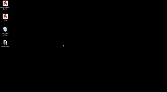 Seleccionar la opción "Aplicaciones y características".