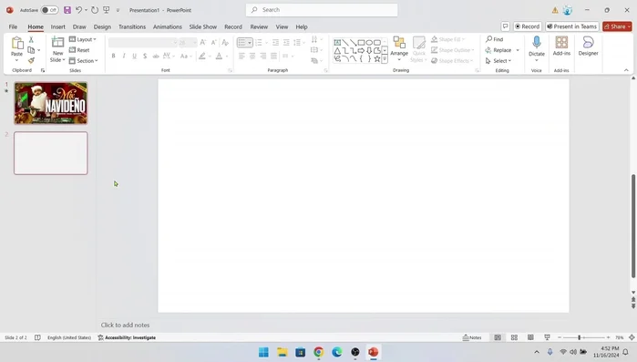 Abre PowerPoint y crea una nueva presentación o selecciona la diapositiva donde quieras insertar el video.