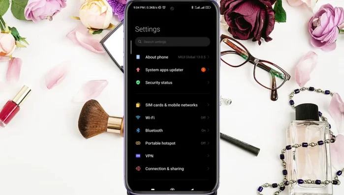 Desplázate hacia abajo, pulsa 'Google'. Si la cuenta no está sincronizada, pulsa los tres puntos y selecciona 'Sincronizar ahora'.