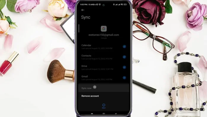 Vuelve a la configuración, a tu cuenta de Google, y pulsa el icono de la flecha. Selecciona 'Añadir otra cuenta'.