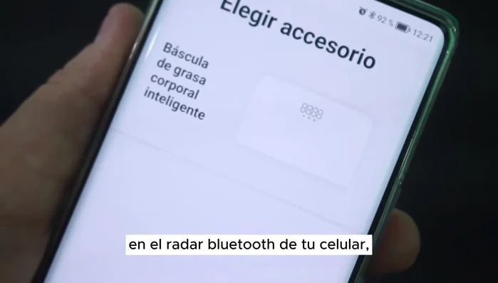 Seleccionar la báscula en la lista de dispositivos Bluetooth y vincularla automáticamente.