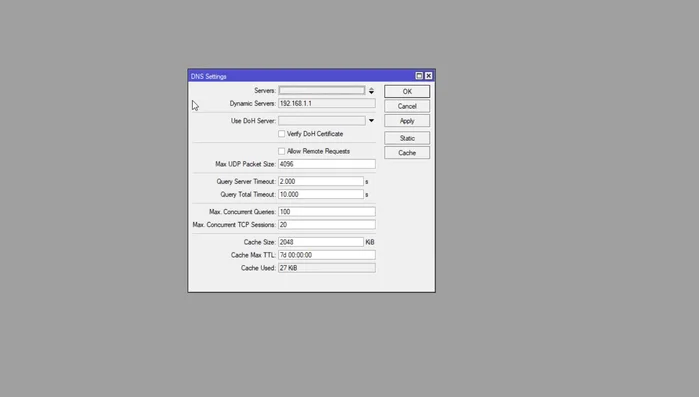 Configurar DNS estáticos. Hacer clic en la flechita para habilitar la configuración y agregar las direcciones DNS deseadas (ej: Google DNS 8.8.8.8 y 8.8.4.4).