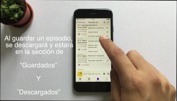 Guarda episodios para escucharlos sin conexión. Los encontrarás en la sección 'Guardados y Descargados'. Puedes eliminarlos manualmente o automáticamente después de 24 horas.