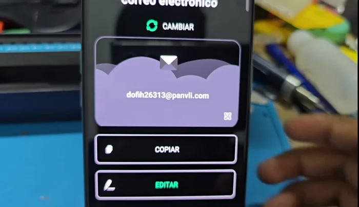 Copia la dirección de correo electrónico temporal generada.