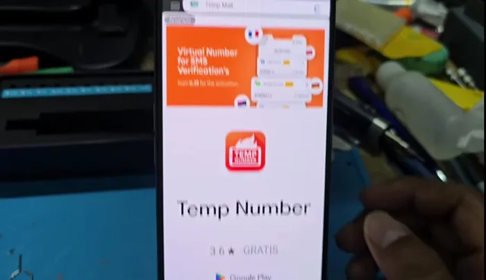 Verifica tu correo electrónico temporal para obtener el código de verificación.