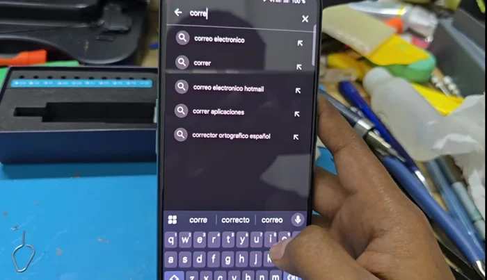 Copia la dirección de correo electrónico temporal generada.