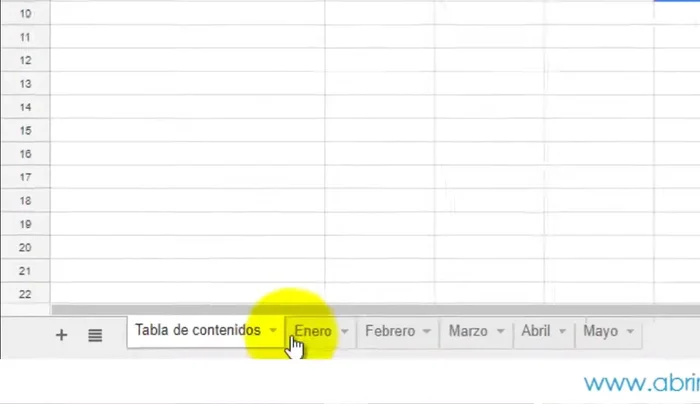 Copia la URL de la hoja seleccionada (clic derecho > Copiar enlace).
