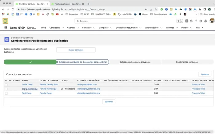 Seleccionar hasta tres registros para combinar.