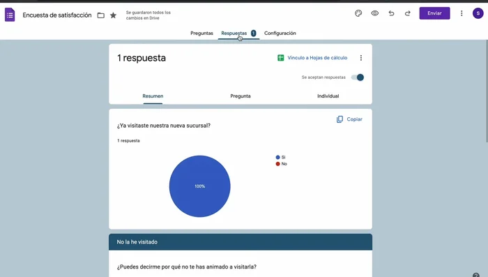 Revisa las respuestas en 'Respuestas'. Puedes verlas como resumen, pregunta por pregunta, o individualmente. Descarga las respuestas en formato CSV o crea una hoja de cálculo.