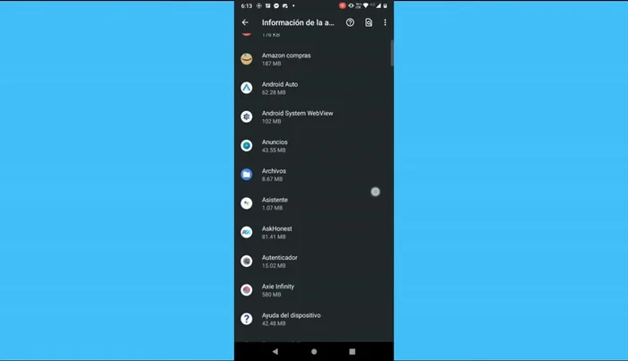 Elige la aplicación que deseas desactivar en segundo plano (ejemplo: Amazon).