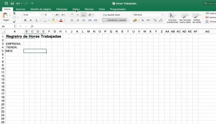 En la hoja principal, insertar lista desplegable para el mes usando validación de datos (lista, =meses).