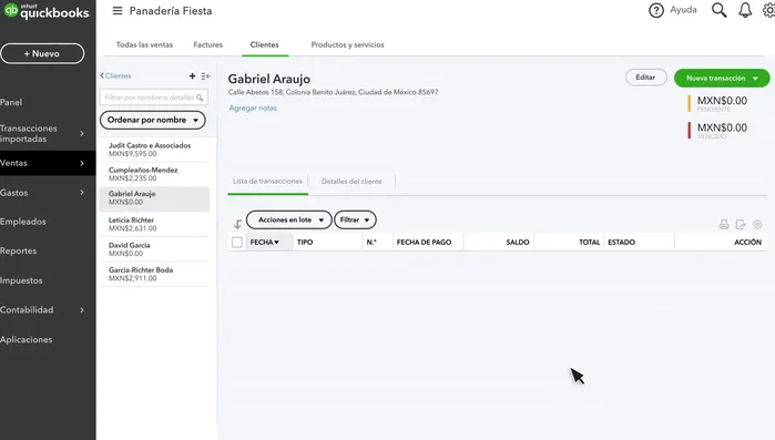 Guarda la información del cliente.