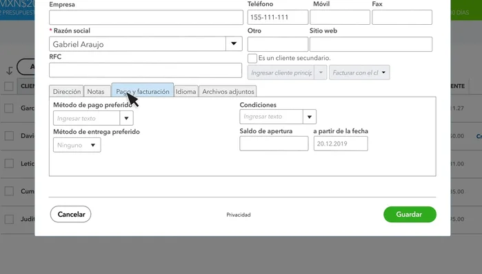 Selecciona el idioma de la factura y agrega archivos complementarios (opcional).