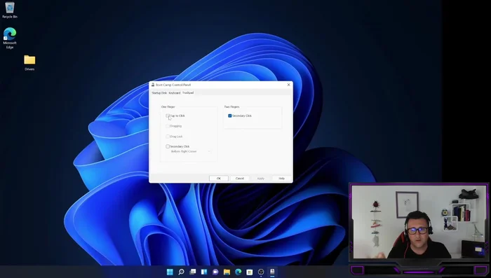 Configurar el Trackpad: Abre el panel de control de Bootcamp y configura las opciones del trackpad para habilitar el clic derecho y el desplazamiento.