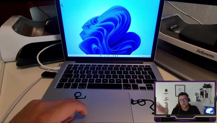 Obtener conexión a internet: Si no tienes acceso a internet a través de wifi, usa el método de conexión compartida de tu teléfono móvil vía USB. Habilita la conexión compartida y el módem USB en tu teléfono Android.