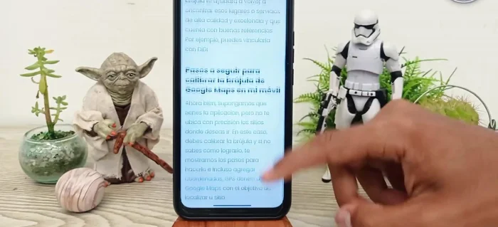 Desliza el interruptor de la opción "Calibración de brújula" (si aparece). Si no aparece, ve a la aplicación Brújula.