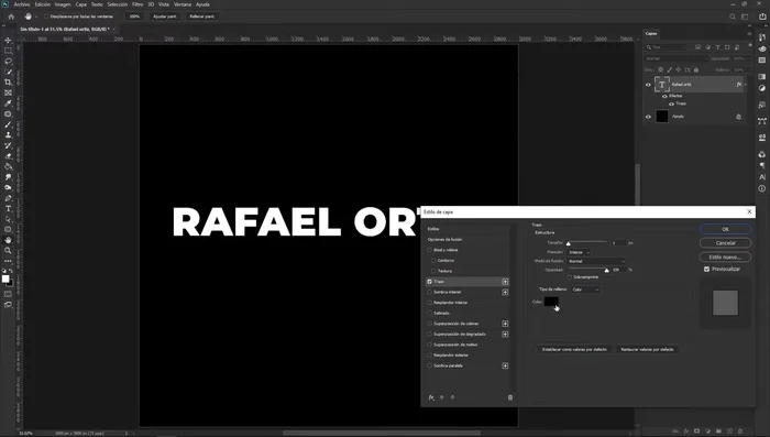 Elegir el color del trazo (ej: blanco) y ajustar el tamaño del trazo (aprox. 7 píxeles). Seleccionar la posición del trazo ('centro' para un efecto equilibrado).