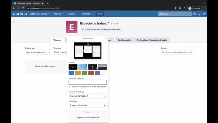 Crea un tablero. Dale un título, elige la visibilidad (privada es recomendado) y selecciona el espacio de trabajo donde irá.