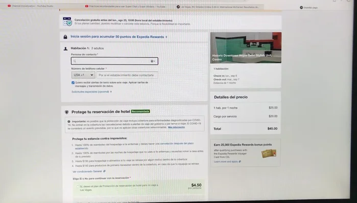 Completar la información personal y de la tarjeta de crédito para realizar la reserva.