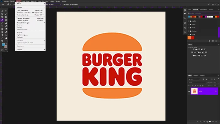 Utilizar modos de fusión de capas (como 'Sobreexponer') para oscurecer el logo hasta obtener un negro sólido. Duplicar capas según sea necesario.