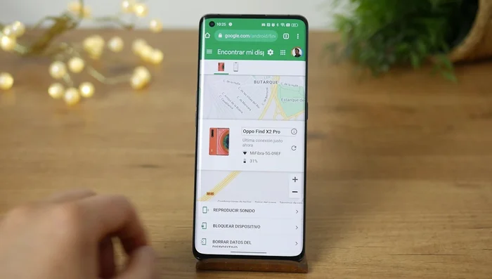 Localizar y actuar (Android): El mapa mostrará la ubicación del móvil. Puedes reproducir un sonido, bloquearlo con un PIN o contraseña, o borrar el dispositivo (opción radical pero segura).