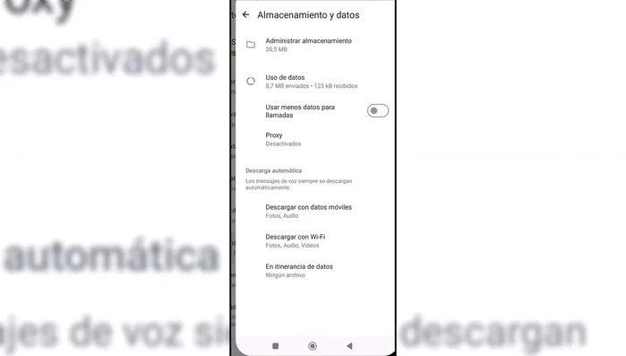 Desactivar los tipos de archivos que no quieres que se descarguen automáticamente con datos móviles.