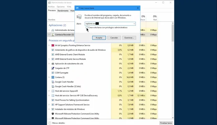 En la ventana "Crear nueva tarea", escribe "explorer.exe" y presiona "Aceptar".