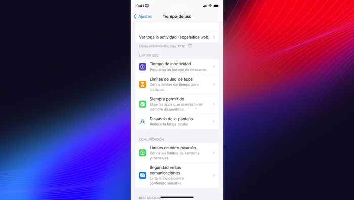 Establecer límites a la comunicación (contactos permitidos, horarios, etc.).