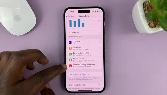 Tocar Restricciones de contenido y privacidad