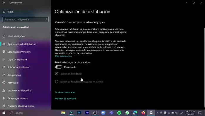 En 'Permitir descargas de otros equipos', desmarca la opción para desactivarla.