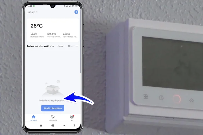 Abre la app Smart Life. Pulsa el signo '+' (arriba a la derecha) o el cuadro azul central. Selecciona 'Otros' y luego 'Conector WiFi'.
