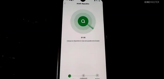 La aplicación buscará automáticamente el dispositivo. Una vez encontrado, sigue las instrucciones para completar el proceso de configuración.