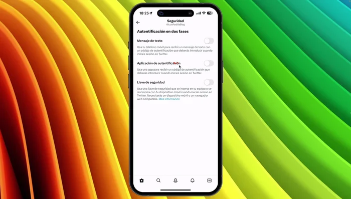 Copia el código de verificación que aparece en la pantalla de tu iPhone.