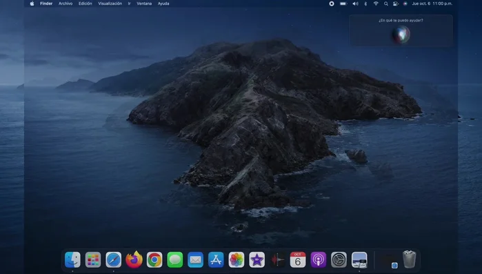 Interactuar con Siri para realizar tareas de voz como obtener información, realizar cálculos, etc.