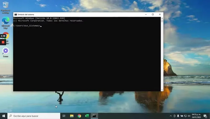 Obtener la dirección MAC de la impresora usando el comando `ipconfig /all` en el símbolo del sistema (CMD). Buscar la impresora en la lista de adaptadores.