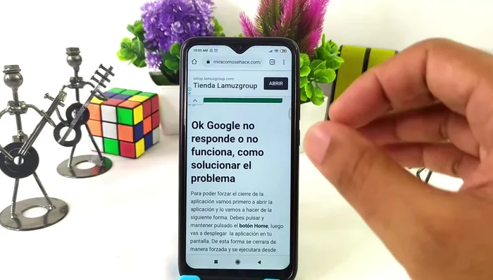 Desplegar la aplicación de Google hacia arriba y cerrarla.