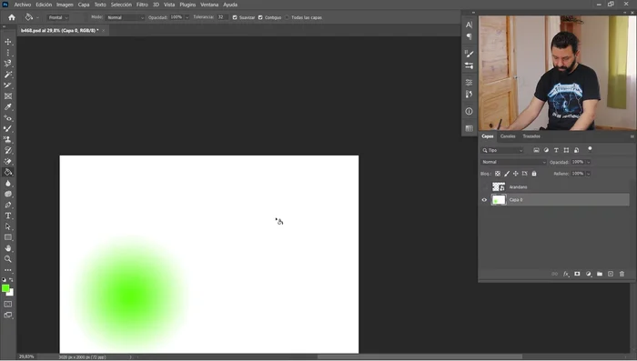 Herramienta Bote de Pintura: Rellena áreas con un color sólido.