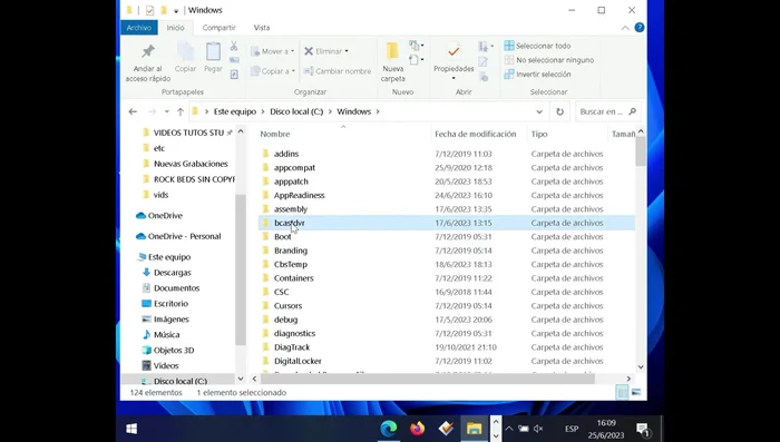 Abre el archivo 'hosts' con el Bloc de notas.