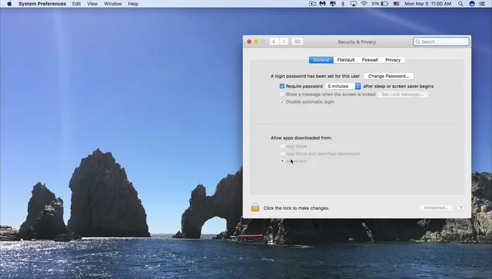 Habilita la opción 'Abrir aplicaciones de cualquier lugar'. Si está bloqueada (con un candado), desbloquéala con tu contraseña.