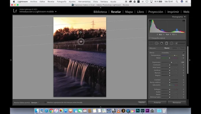Ajustar el tono del cielo para darle un aspecto más cálido, propio de un atardecer. (temperatura y matiz)