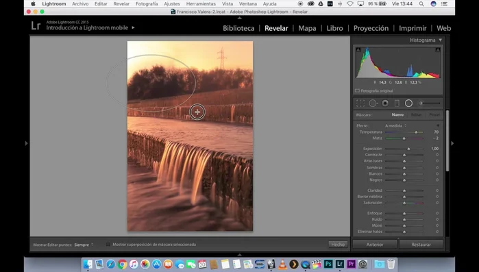 Ajustar el brillo, temperatura y claridad dentro de la selección circular para lograr un efecto sutil y difuminado.
