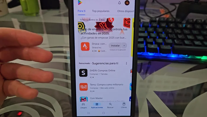 Instalar la aplicación Video Converter desde Google Play Store (enlace en la descripción).