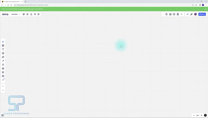 Navegar por el tablero: Utiliza el ratón (clic derecho y arrastrar) para moverte por el espacio de trabajo infinito. El zoom se controla con la rueda del ratón.