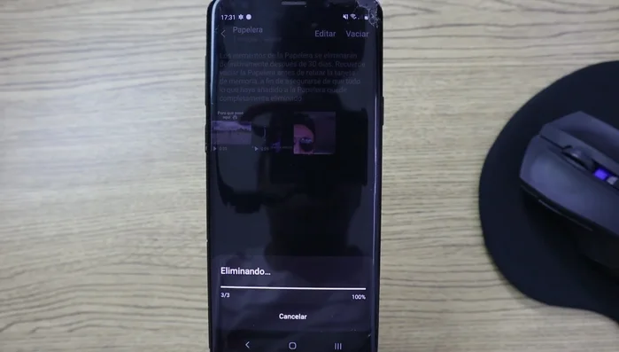 Selecciona 'Vaciar papelera' para eliminar permanentemente las fotos y videos eliminados.