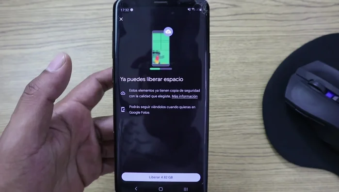 Confirma la eliminación de las fotos y videos que ya están respaldados en la nube.