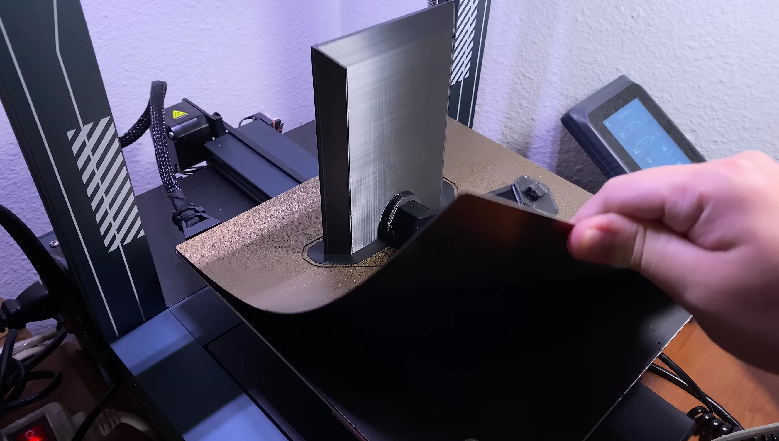 Diseño e Impresión 3D: Soporte Minimalista para Móvil - ¡Método Perfecto!