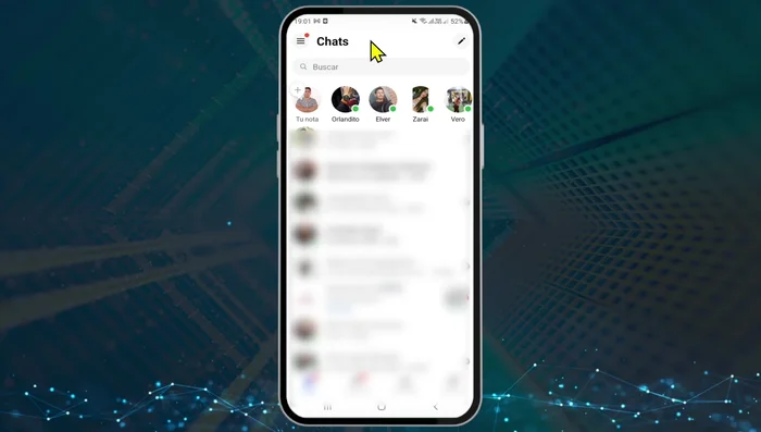 Desliza hacia abajo y pulsa 'Privacidad y seguridad'.